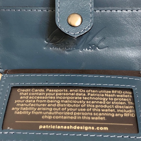 Patricia Nash Cassis Distressed Vintage Leather ID Card Case Safflower Blue NWT - Picture 10 of 16
